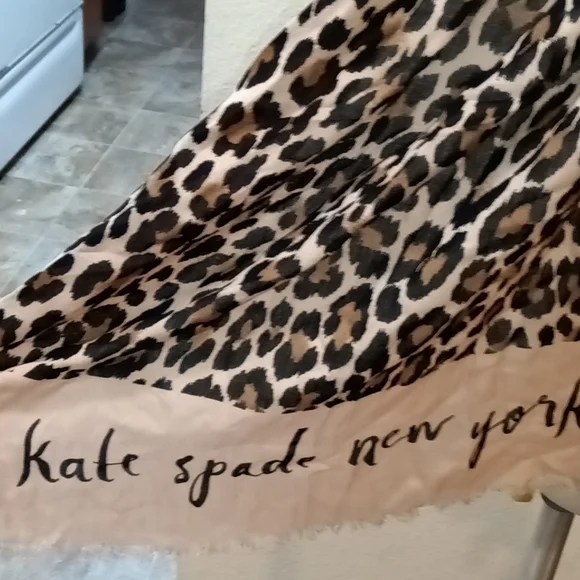 Kate Spade scarf - Picture 3 of 10